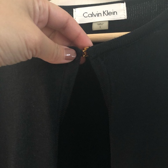 Calvin Klein layering piece - Picture 2 of 5